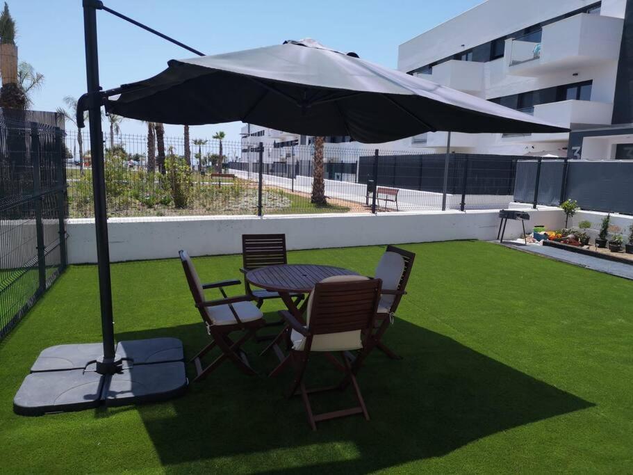 Apartamento Playa Valle Niza Малага Екстериор снимка