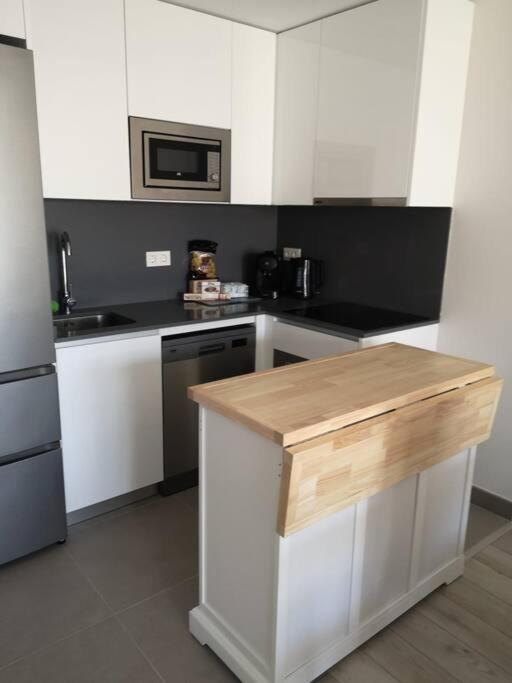 Apartamento Playa Valle Niza Малага Екстериор снимка