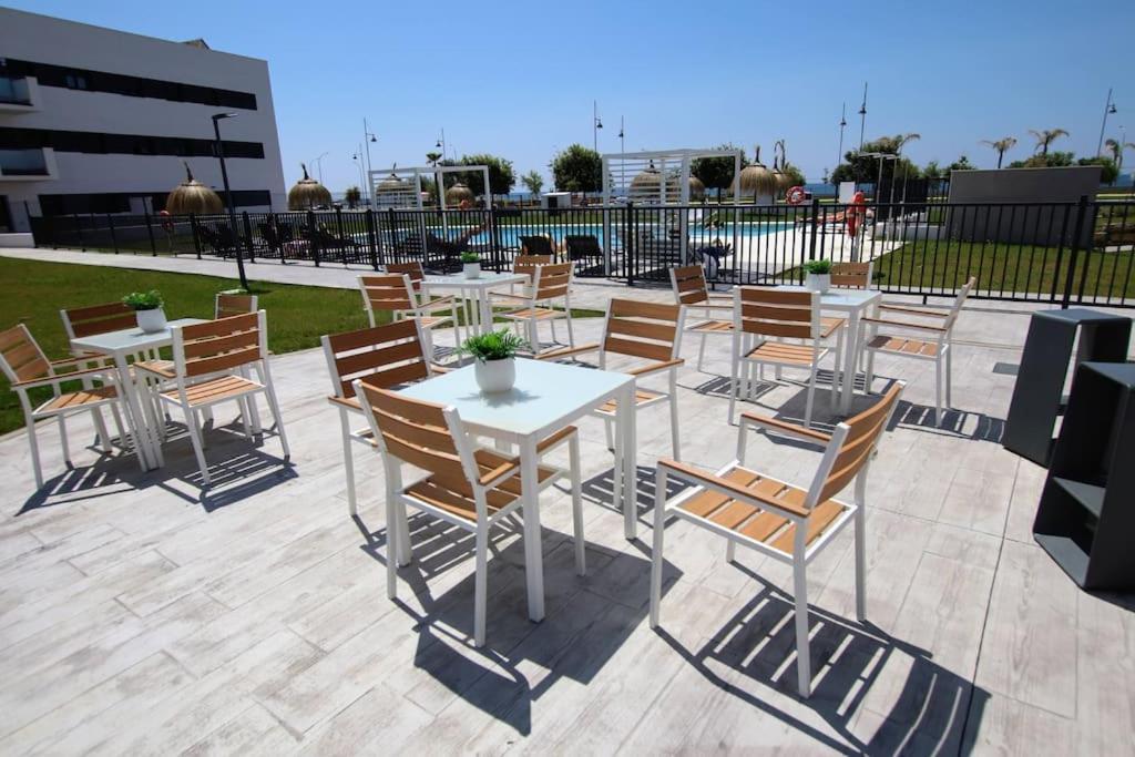Apartamento Playa Valle Niza Малага Екстериор снимка