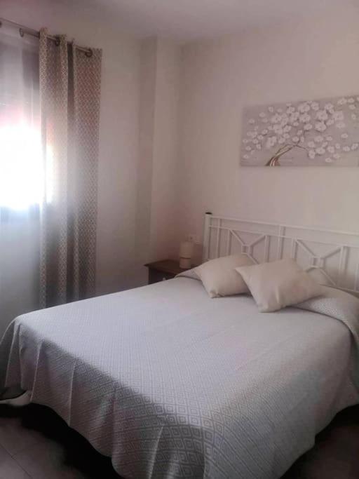 Apartamento Playa Valle Niza Малага Екстериор снимка