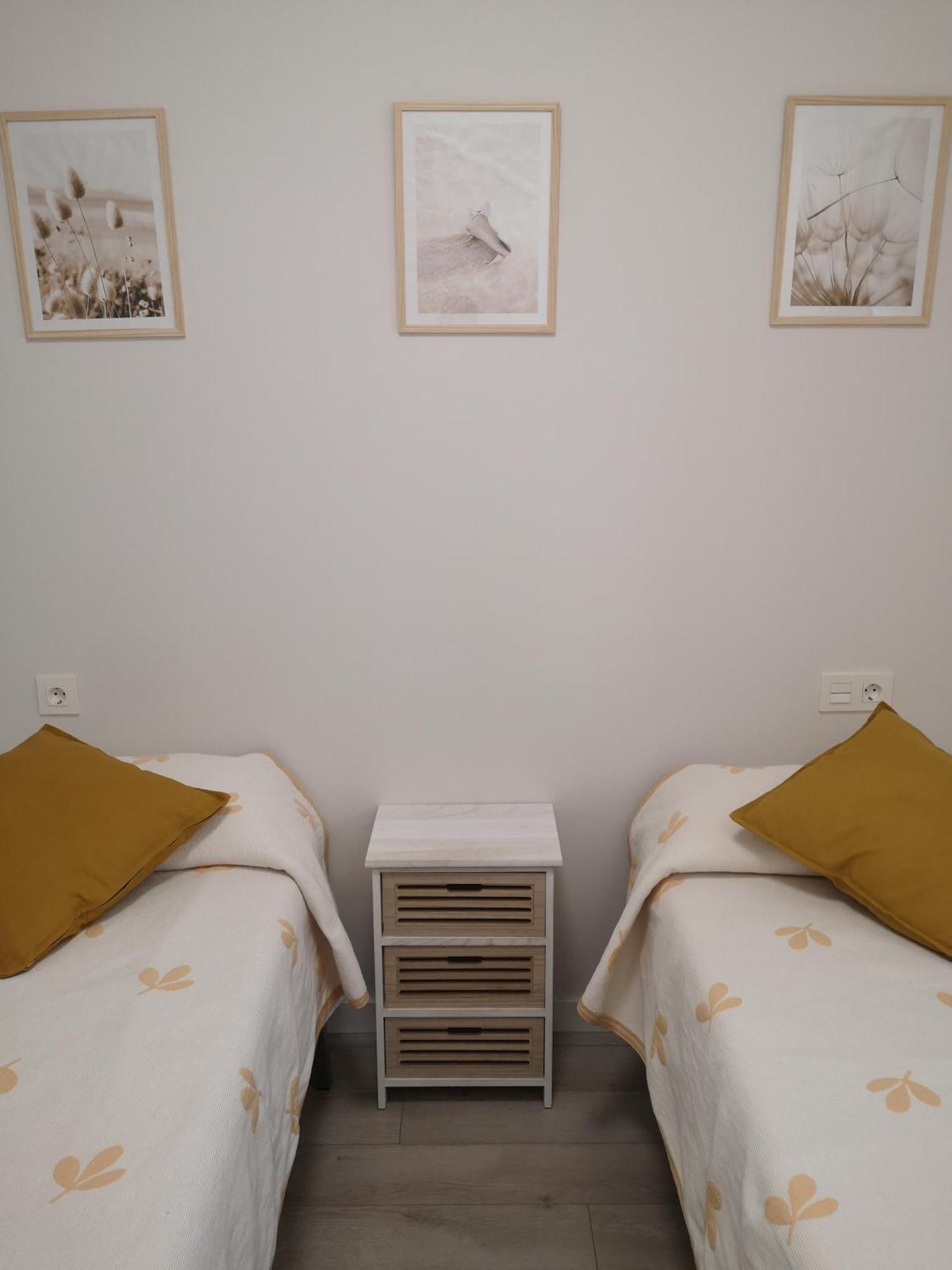 Apartamento Playa Valle Niza Малага Екстериор снимка