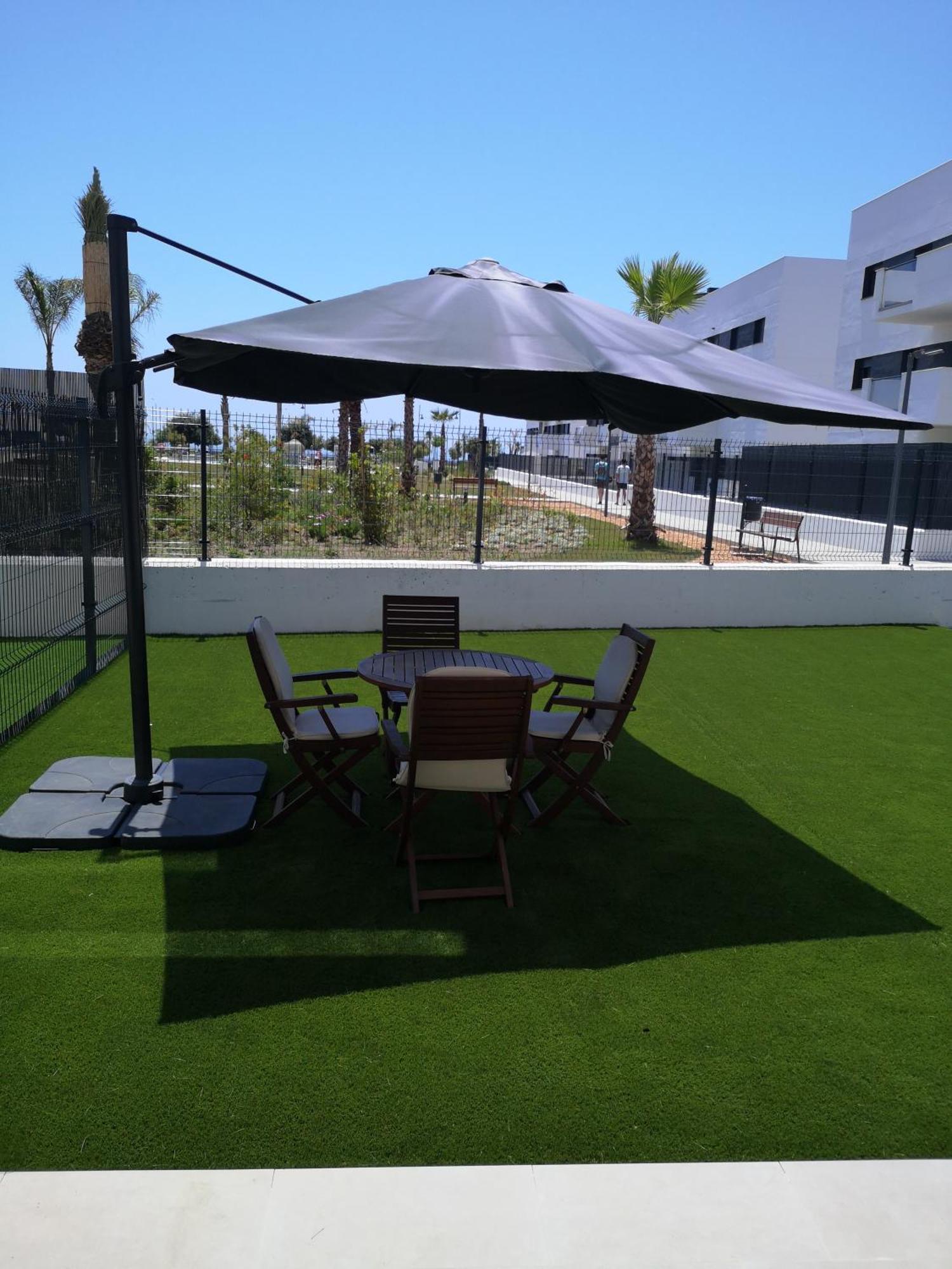 Apartamento Playa Valle Niza Малага Екстериор снимка